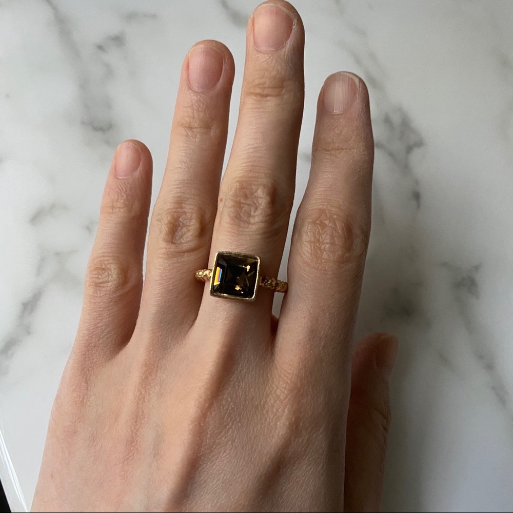 Taupe stone gold ring